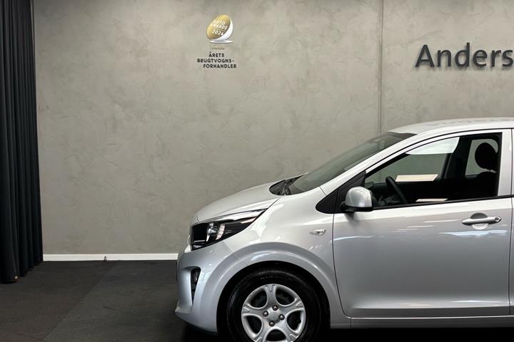Sølv Kia Picanto fra 2023