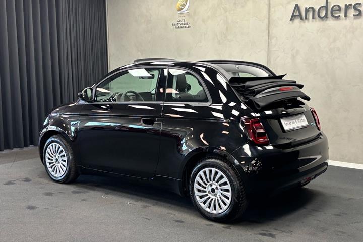 Sort Fiat 500e fra 2024