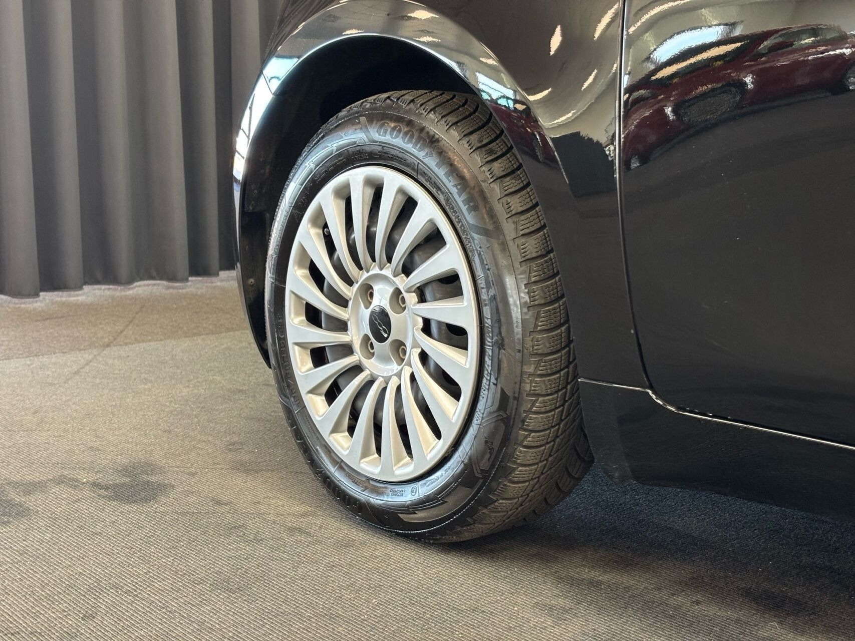 Sort Fiat 500e fra 2024