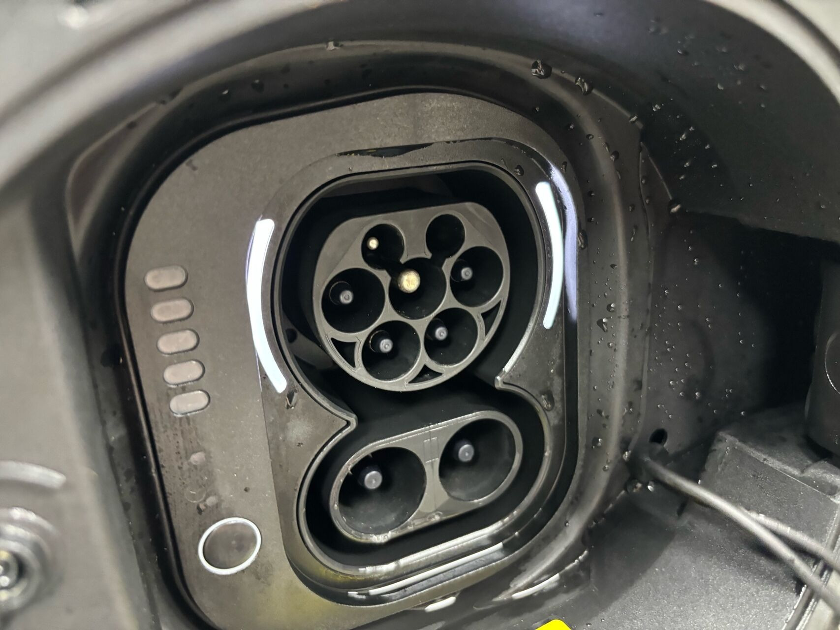Hvid Fiat 500e fra 2023