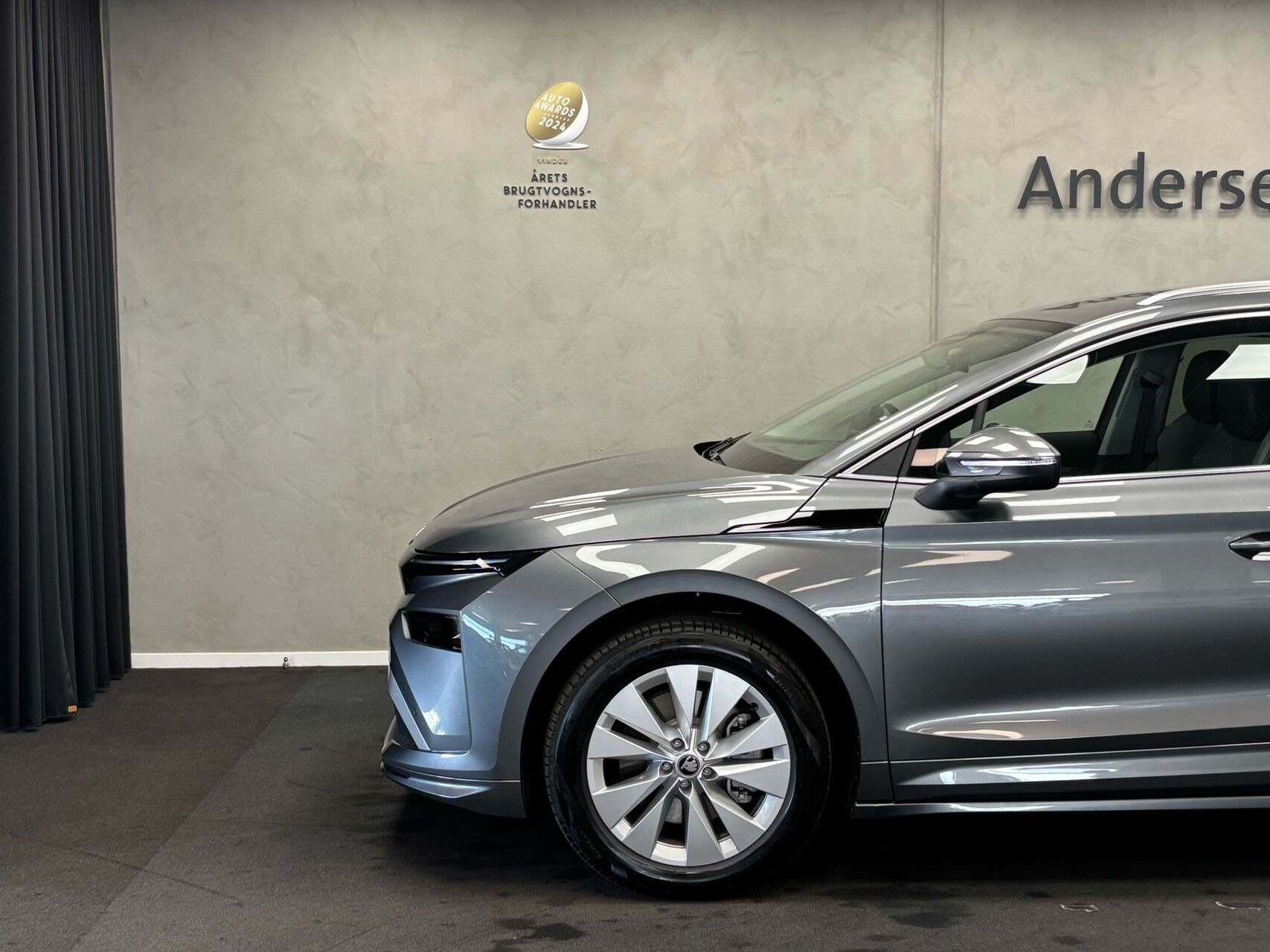 Grå Skoda Enyaq fra 2026