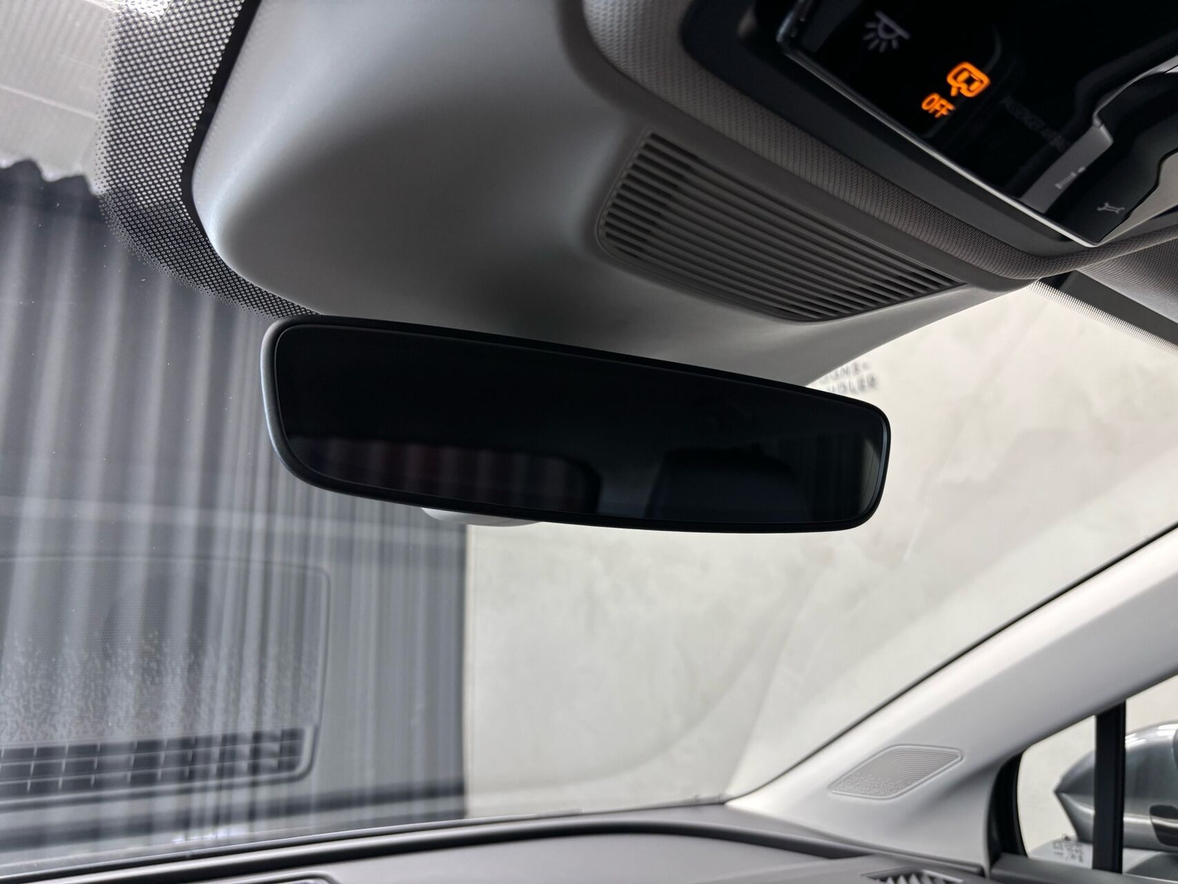 Grå Skoda Enyaq fra 2026