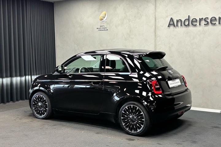 Sort Fiat 500e fra 2023