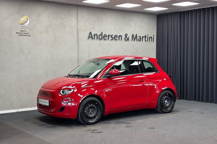 Rød Fiat 500e fra 2023