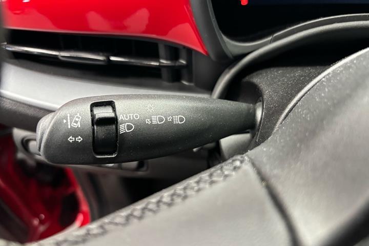Rød Fiat 500e fra 2023