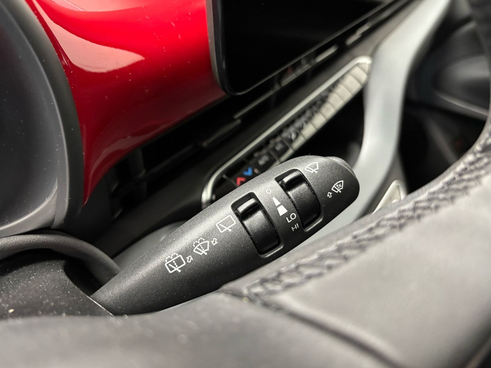 Rød Fiat 500e fra 2023