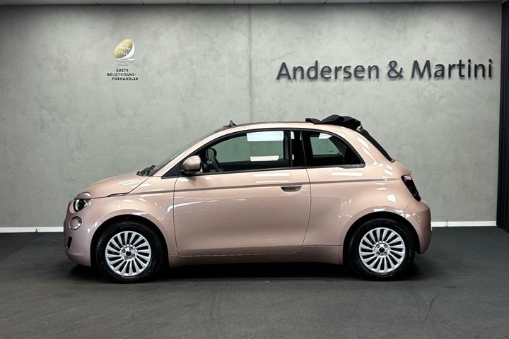 Pink Fiat 500e fra 2023