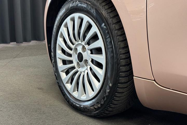 Pink Fiat 500e fra 2023