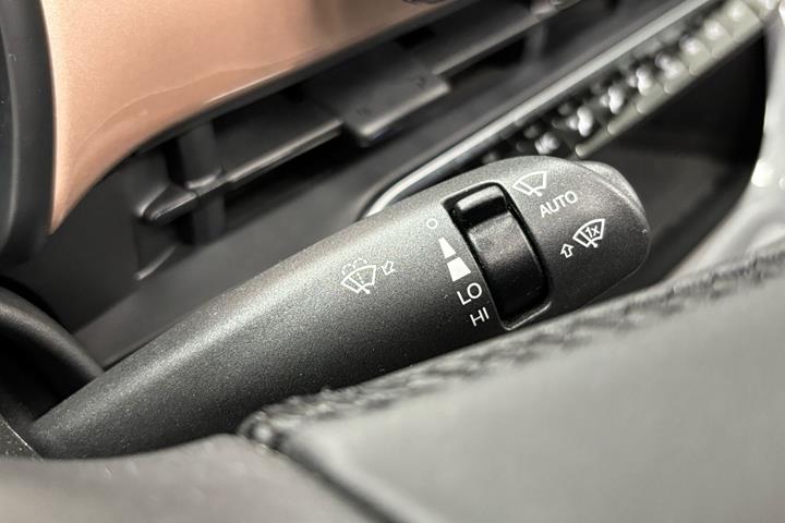 Pink Fiat 500e fra 2023