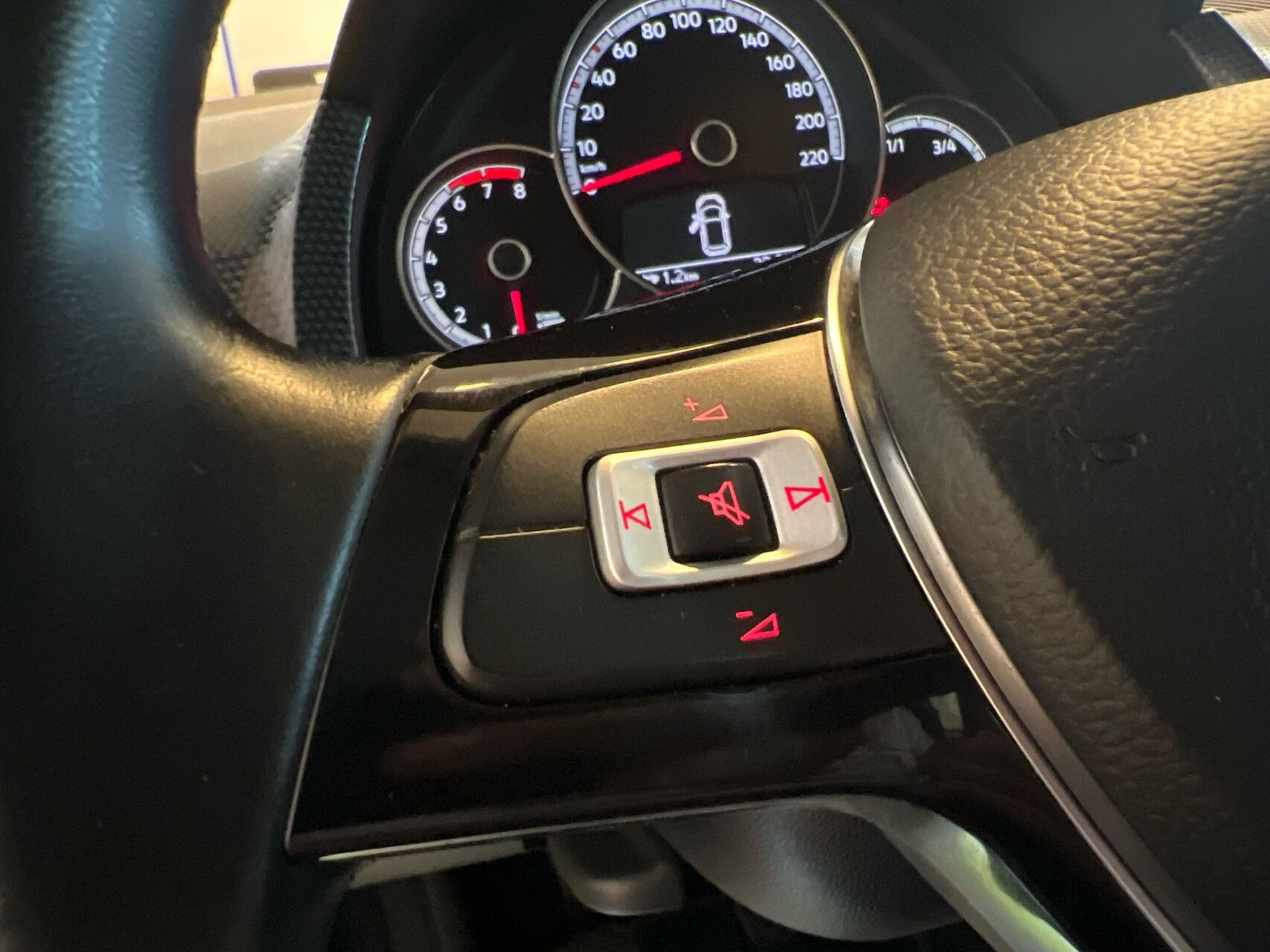 Hvid VW UP! fra 2020