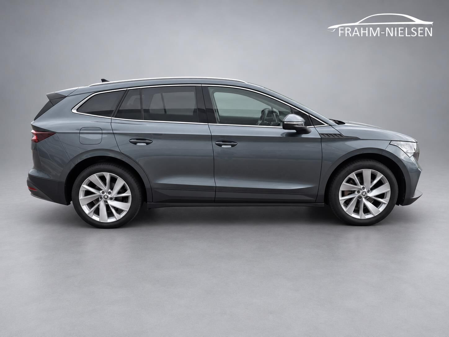 Grå Skoda Enyaq fra 2022