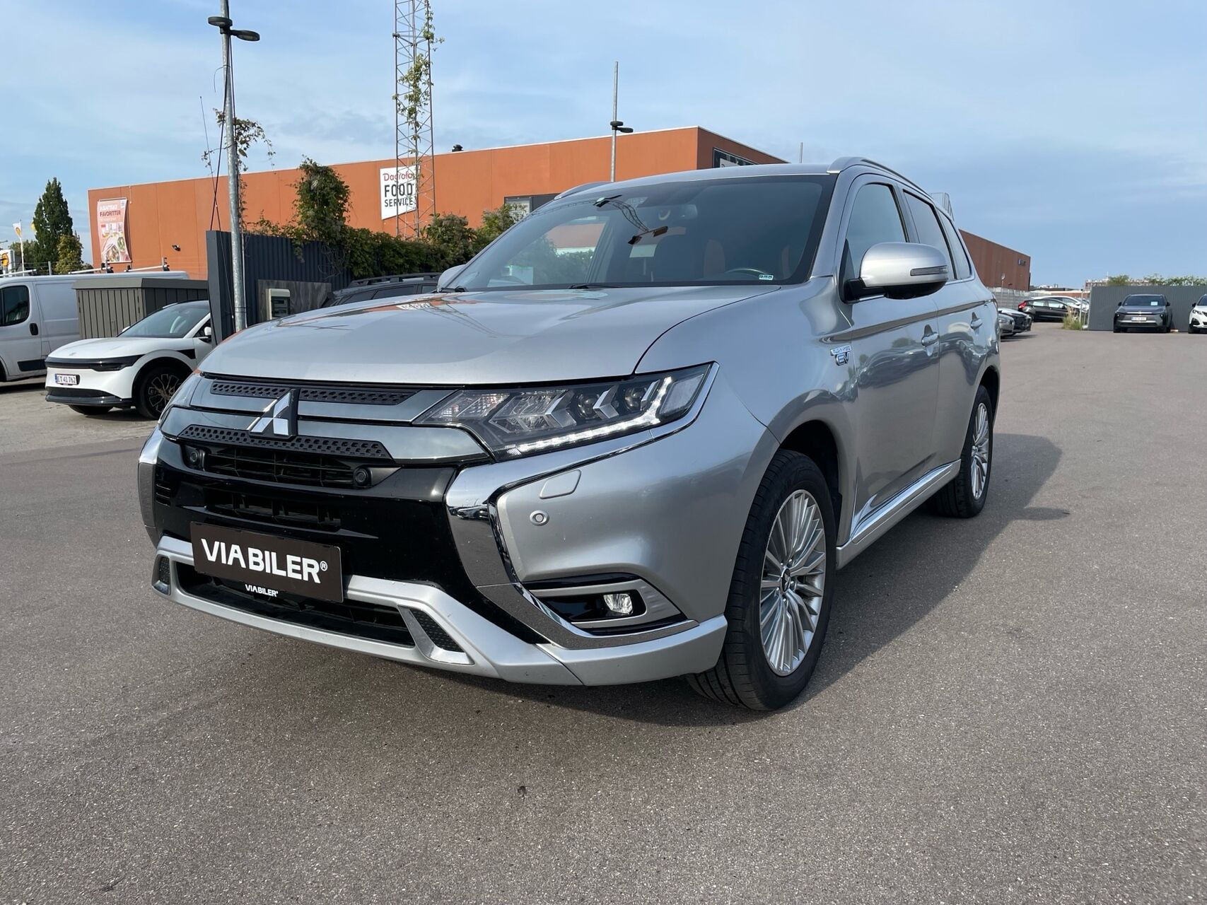 Mitsubishi Outlander 2,4 PHEV  Plugin-hybrid Instyle 4WD 224HK 5d 6g Trinl. Gear