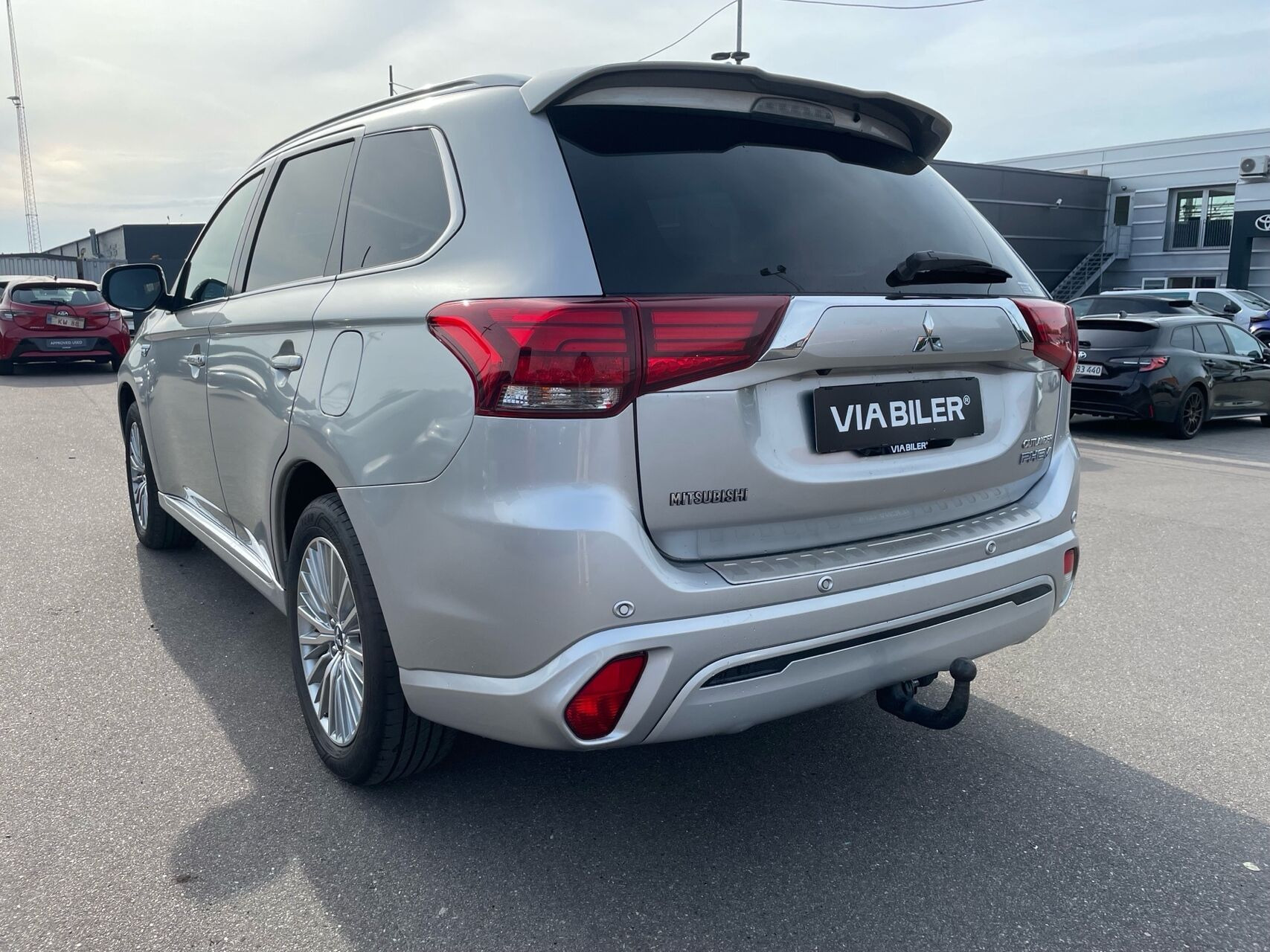 Sølv Mitsubishi Outlander fra 2019