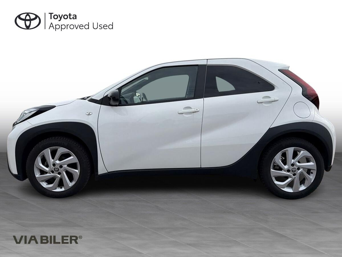 Hvid Toyota Aygo X fra 2025