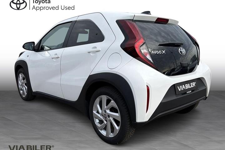 Hvid Toyota Aygo X fra 2025