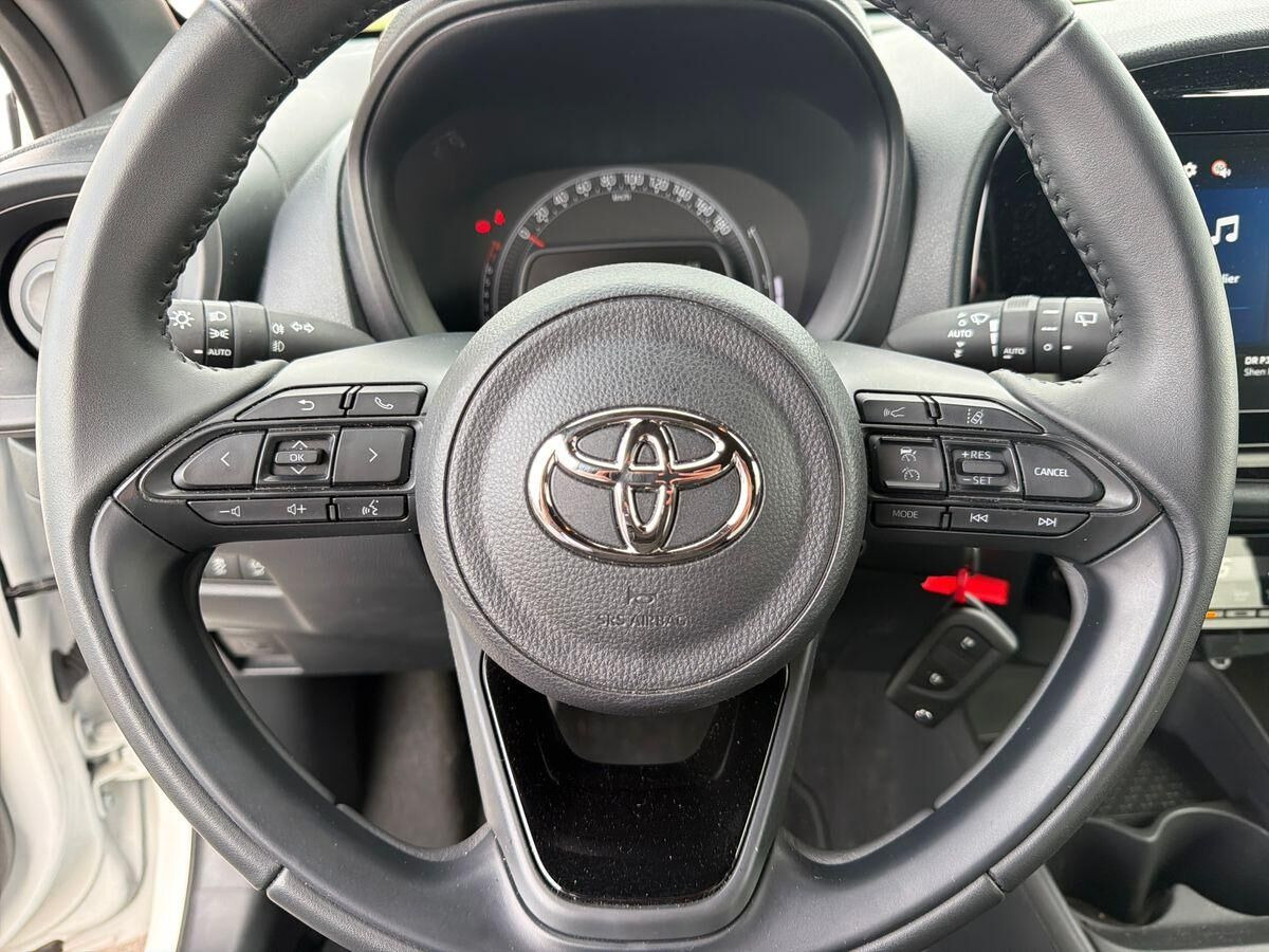 Hvid Toyota Aygo X fra 2025