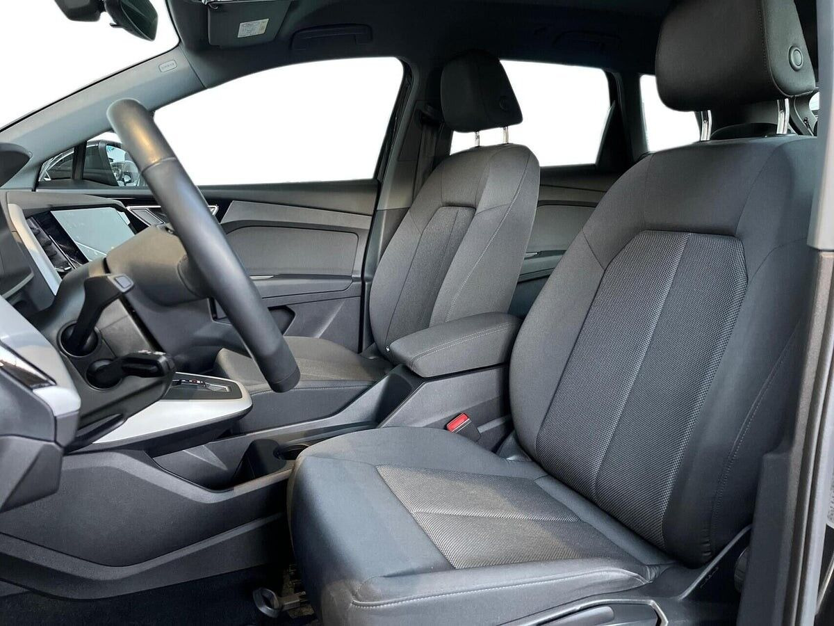 Sort Audi Q4 fra 2024