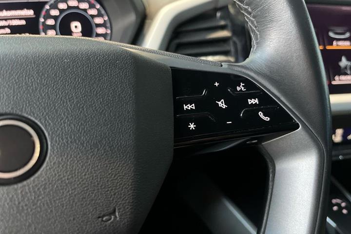Sort Audi Q4 fra 2024