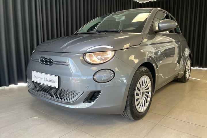 Grå Fiat 500e fra 2023