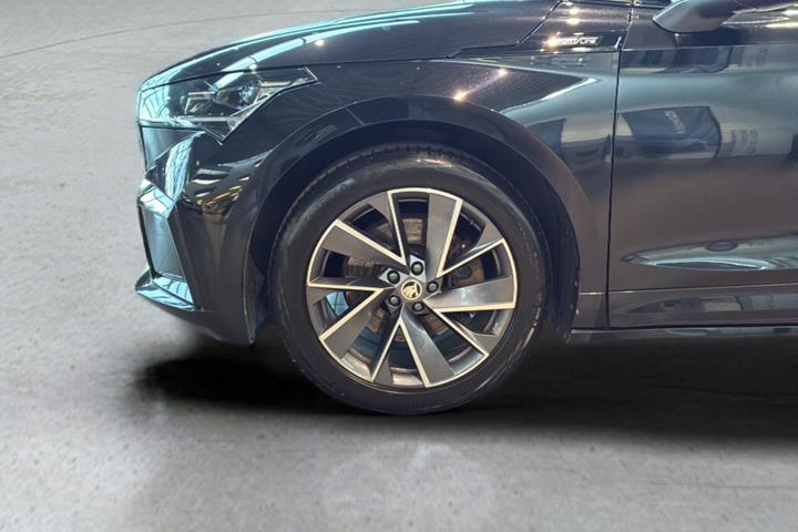 Sort Skoda Enyaq fra 2022