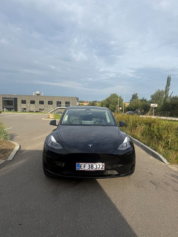 undefined Tesla Model Y fra 2023