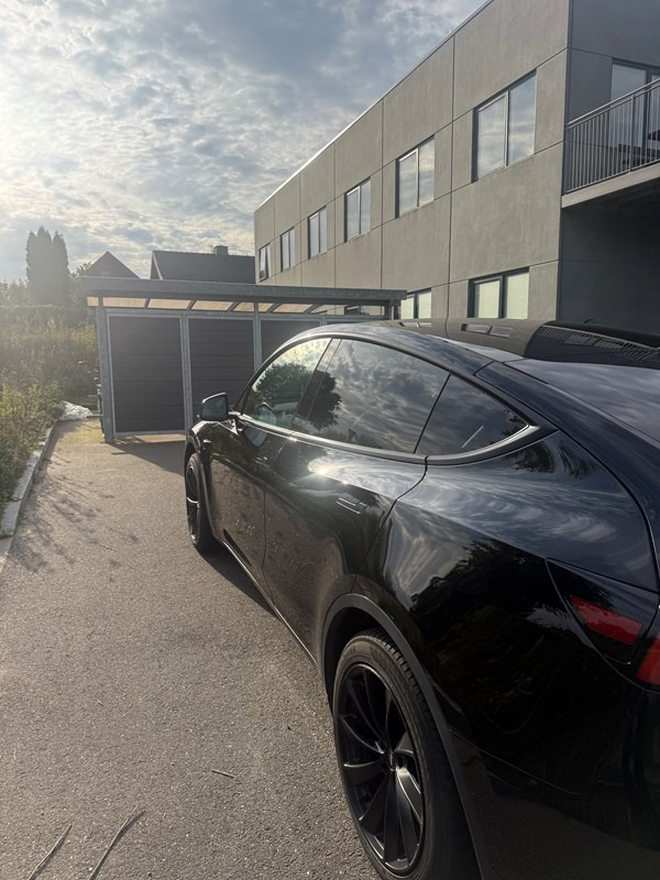 undefined Tesla Model Y fra 2023