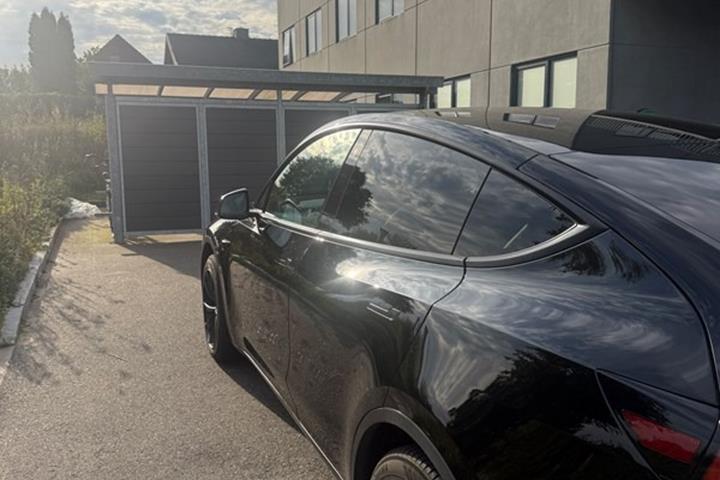 undefined Tesla Model Y fra 2023