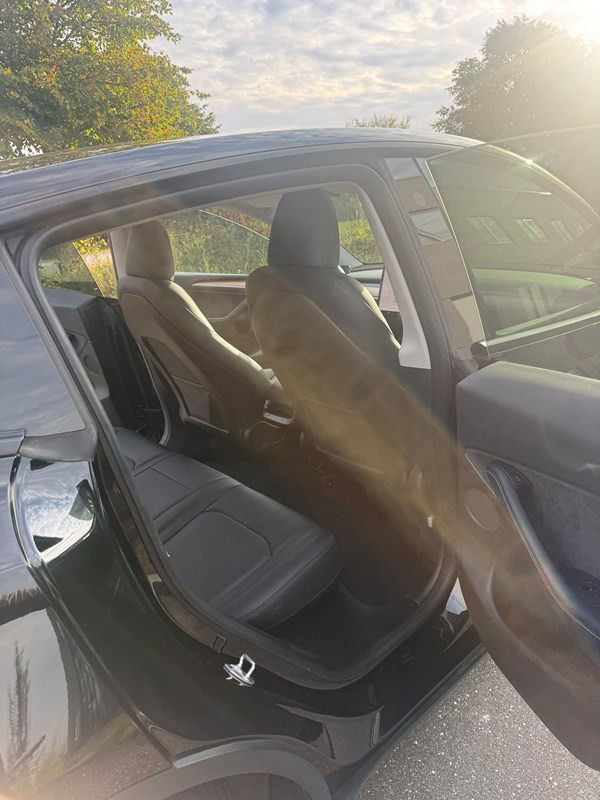 undefined Tesla Model Y fra 2023