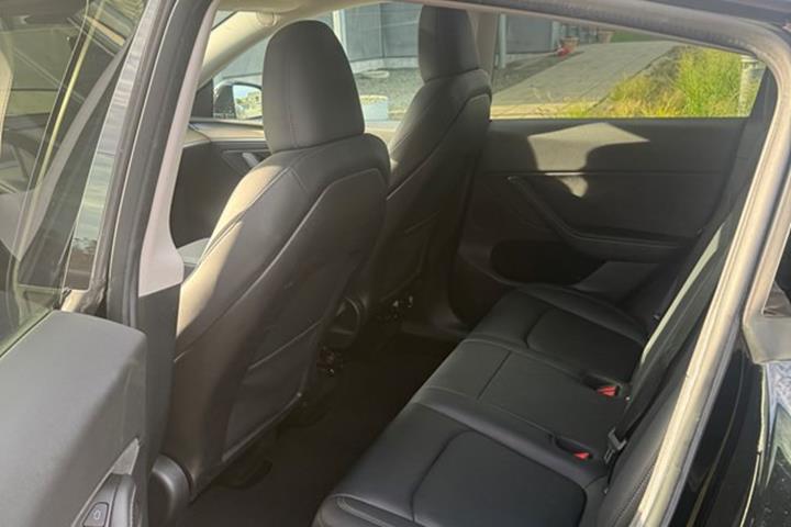 undefined Tesla Model Y fra 2023
