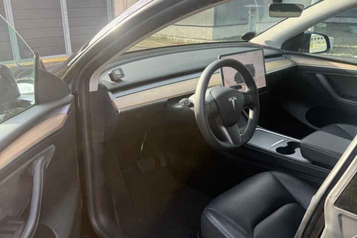 undefined Tesla Model Y fra 2023