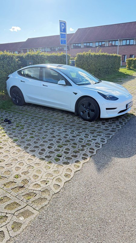 undefined Tesla Model 3 fra 2022