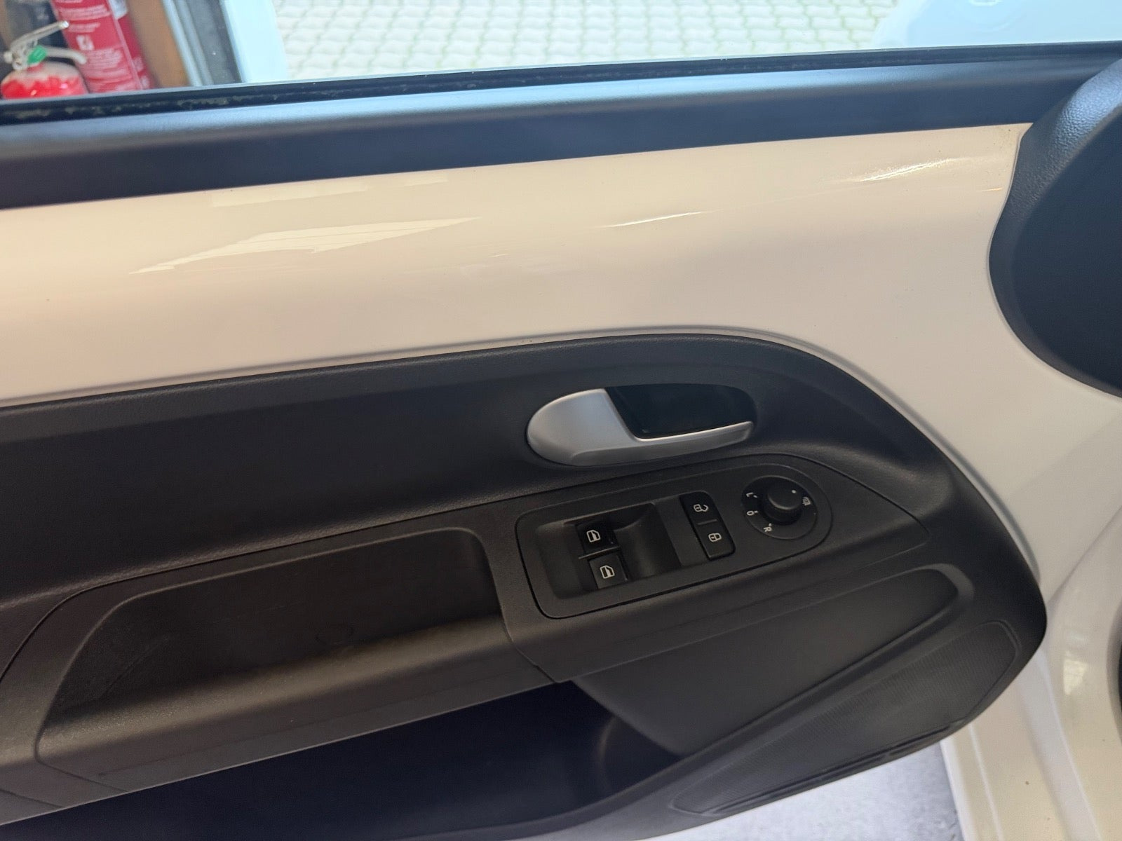 Hvid VW UP! fra 2018