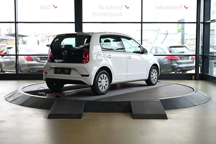 Hvid VW UP! fra 2020