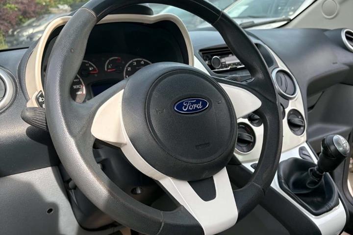 Sort Ford Ka fra 2013