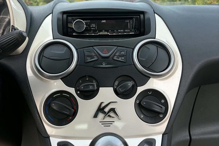 Sort Ford Ka fra 2013
