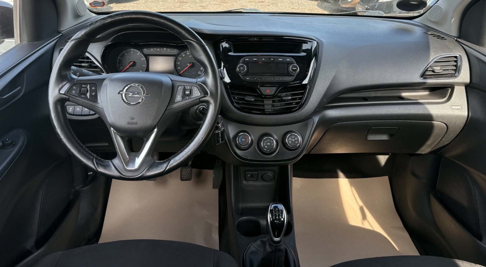 Sort Opel Karl fra 2015