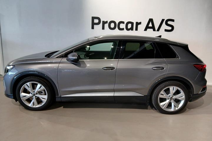 Grå Audi Q4 e-tron fra 2024