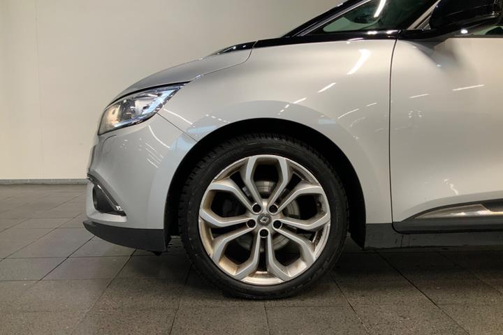 Sølv Renault Grand Scenic IV fra 2018