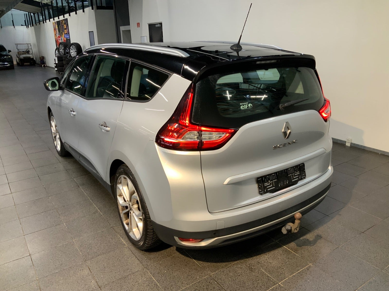 Sølv Renault Grand Scenic IV fra 2018