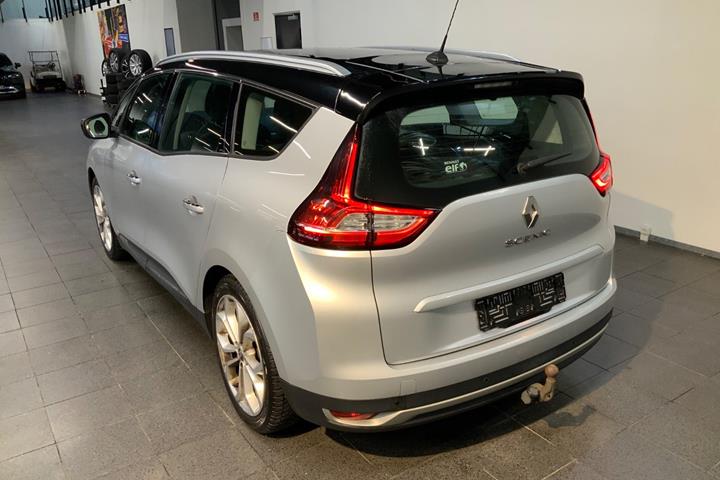 Sølv Renault Grand Scenic IV fra 2018