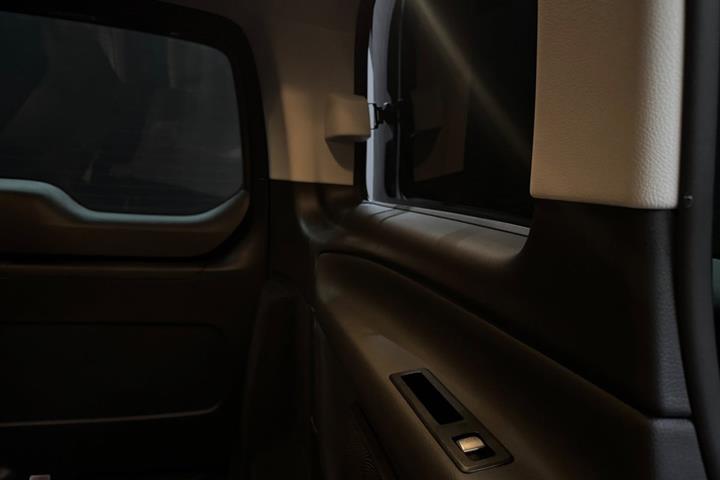 Grå Mercedes Vito 119 fra 2022