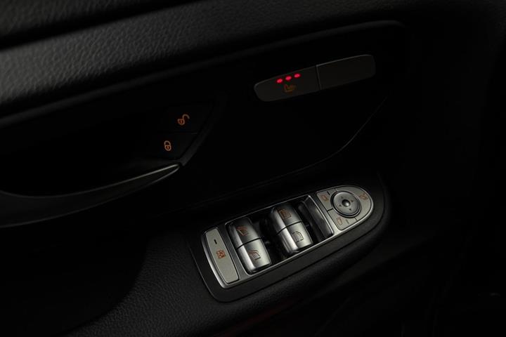 Grå Mercedes Vito 119 fra 2022