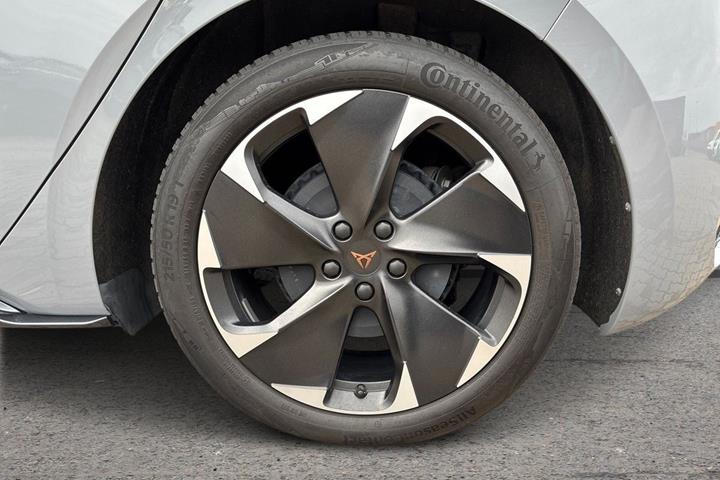 Grå Cupra Born fra 2024
