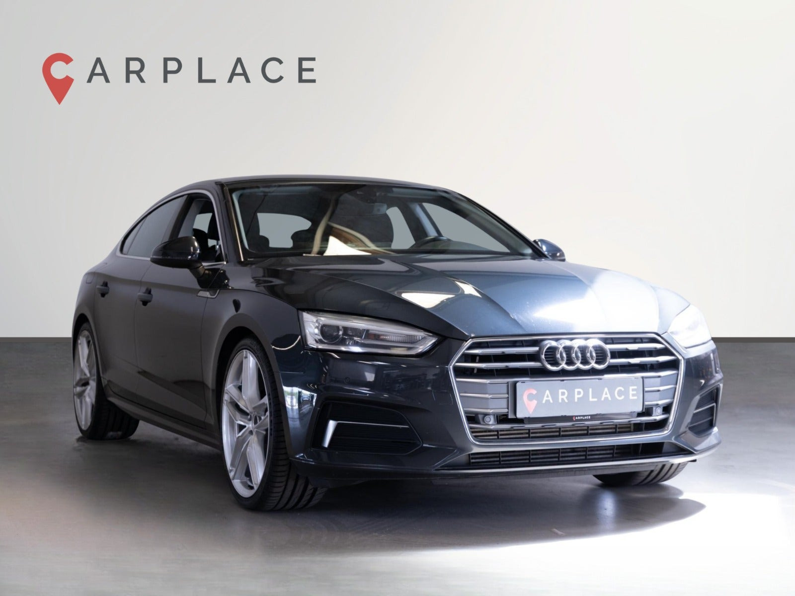 Grå Audi A5 fra 2018