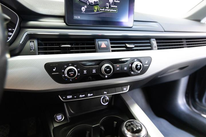 Grå Audi A5 fra 2018