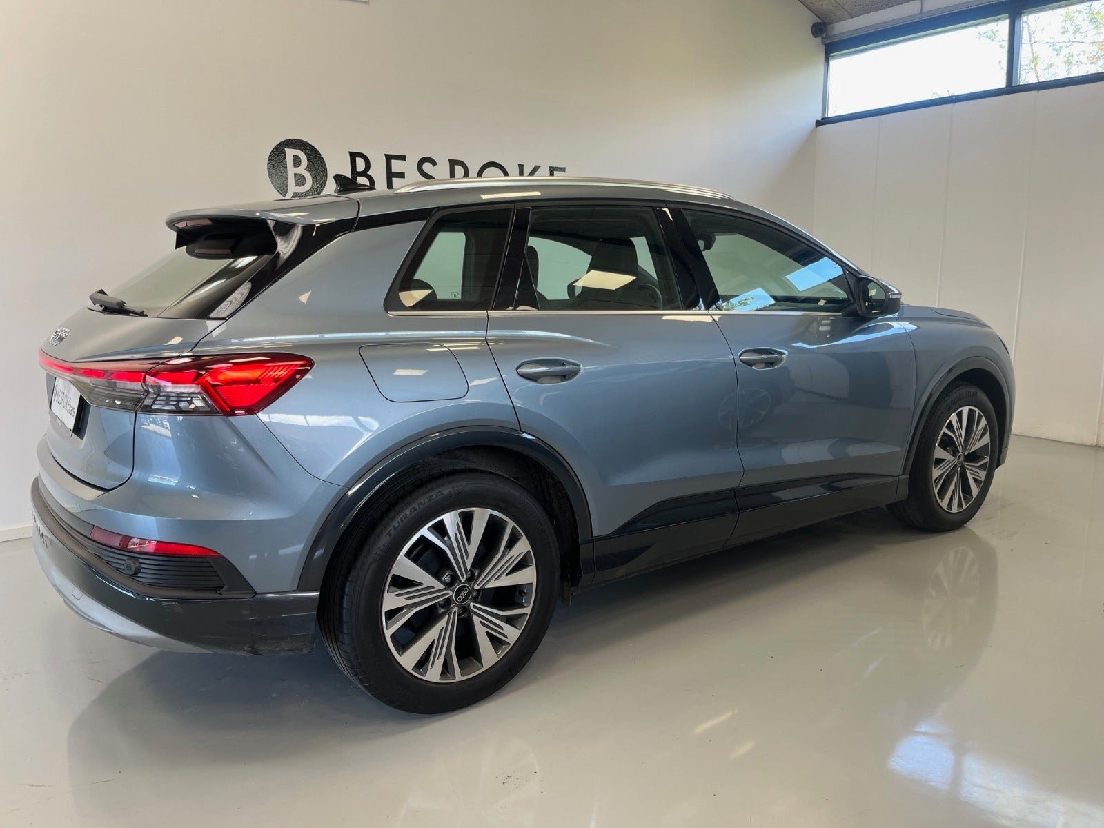 Blå Audi Q4 e-tron fra 2022
