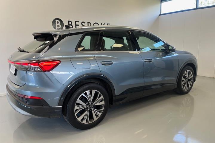 Blå Audi Q4 e-tron fra 2022