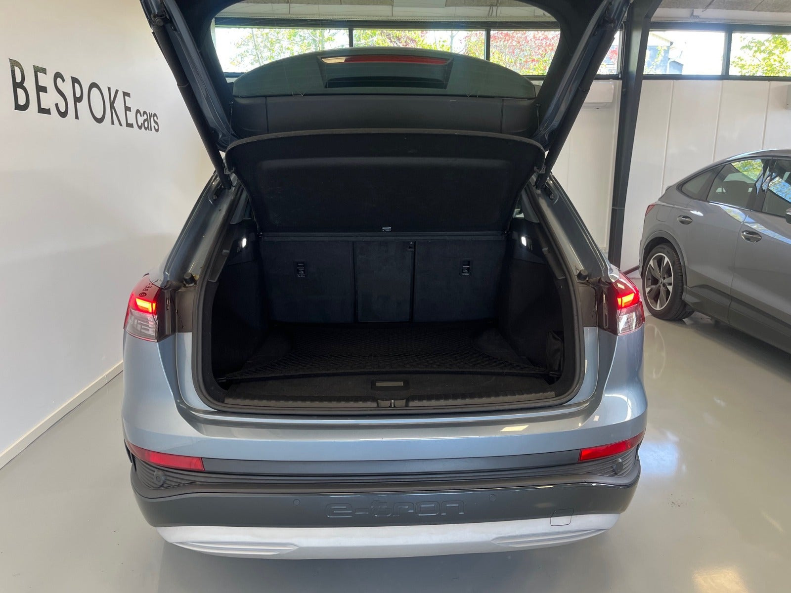 Blå Audi Q4 e-tron fra 2022