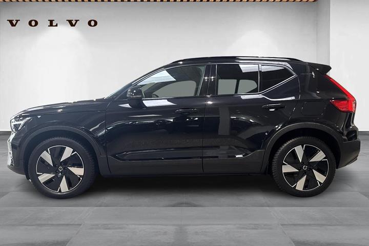 Sort Volvo XC40 fra 2024