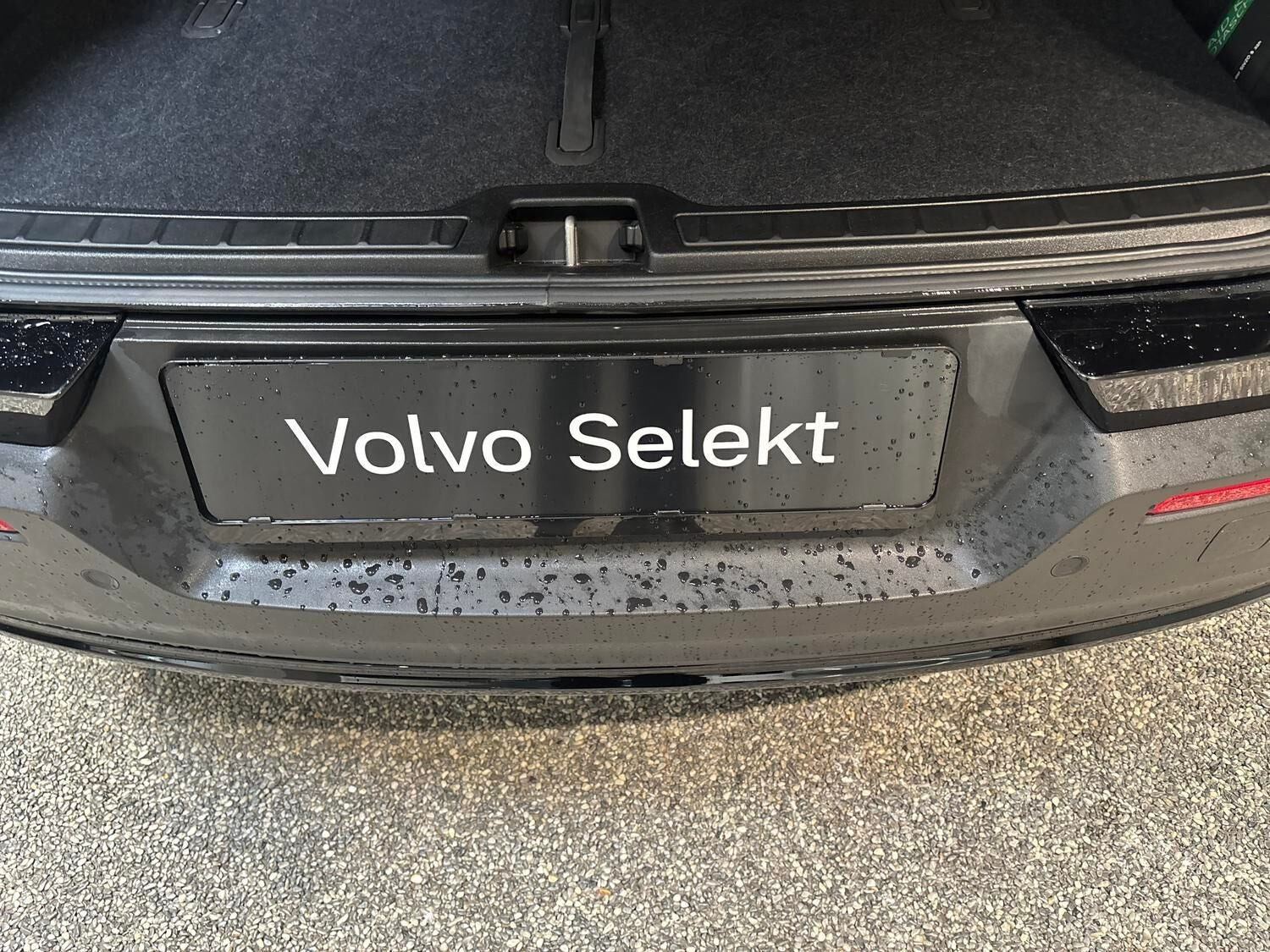 Sort Volvo XC40 fra 2024